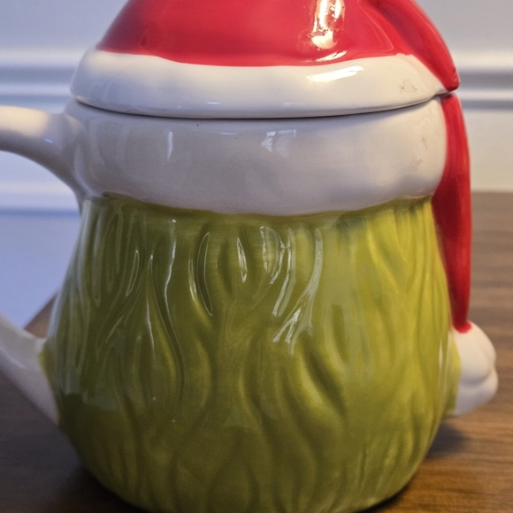 Grinch & Max Ceramic Holiday Mugs w/ Santa Hat Lids – 23 oz – Dr. Seuss Set of 2 - Picture 12 of 16